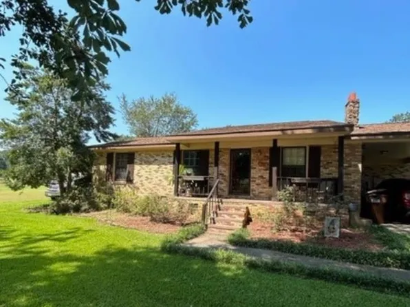 725 10th St NE, Red Bay, AL 35582