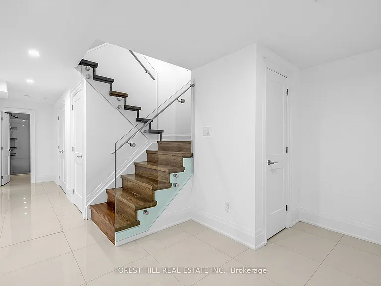 33 Warlock Cres — Photo 28