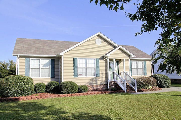 1st image of 3710 Hillcrest Dr