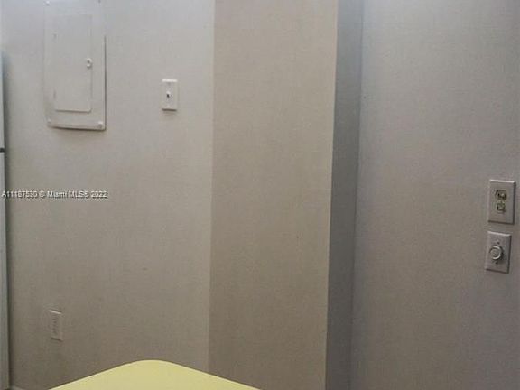 4th image of 16465 NE 22nd Ave APT 319