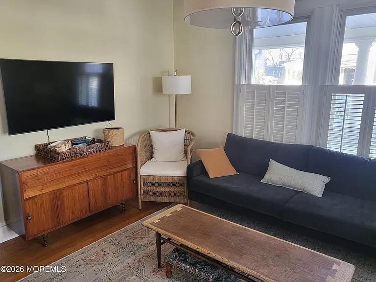 80 Heck Ave — Photo 10