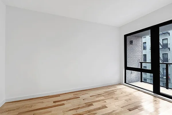 Rented by REZI | media 2