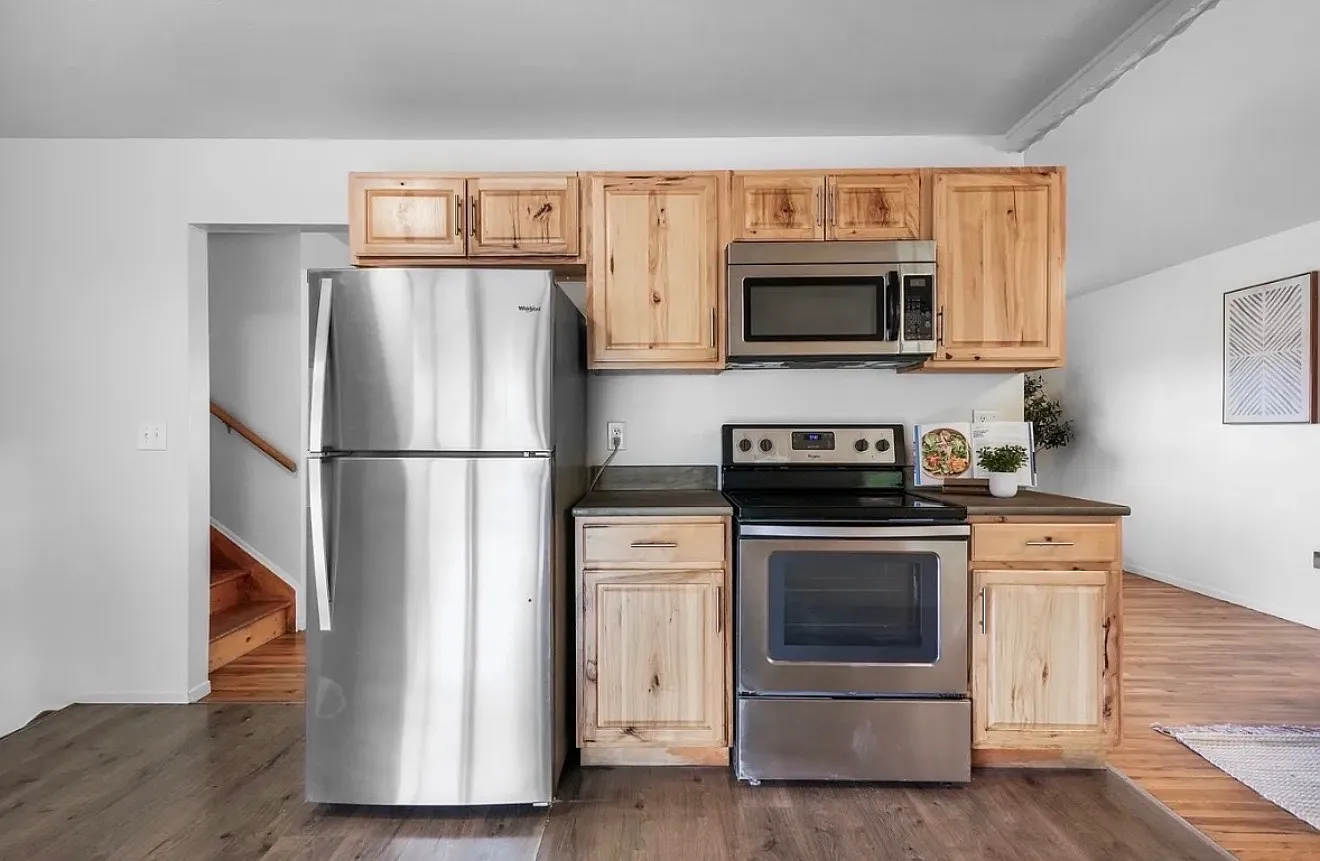4 bed, 1730 sqft, $1,900 — Photo 3