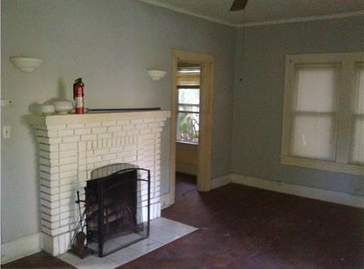 4th image of 2461 Quincy St S