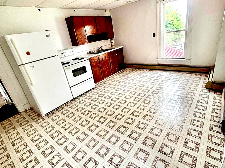 26 W College Ave #B — Photo 2