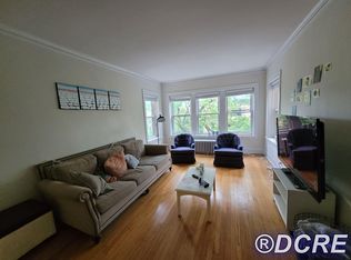 1200 W Newport Ave #3, Chicago, IL 60657