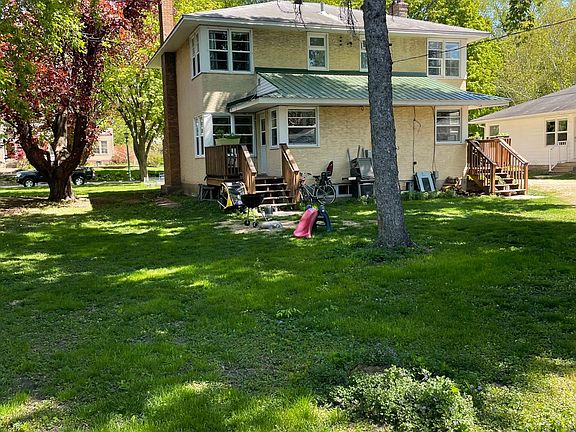 2nd image of 523 Desnoyer Ave