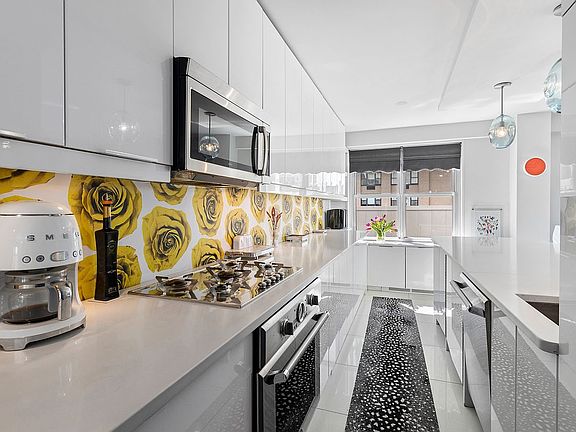 2nd image of 205 3rd Ave APT 19C