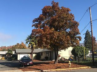 926 SW I St, Grants Pass, OR 97526