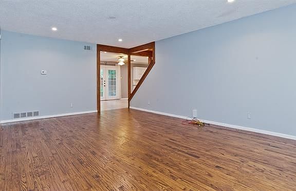 5th image of 10716 Lake Gardens Dr