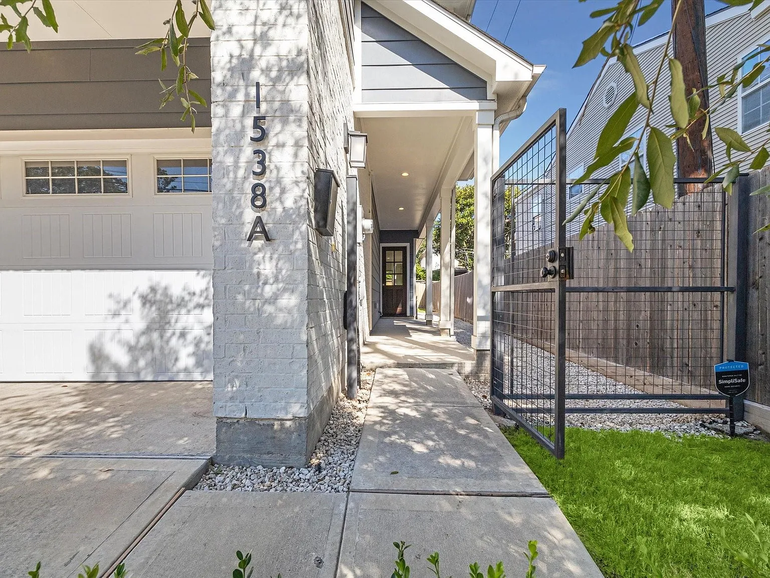 3 bed, 3.5 bath, 2622 sqft, $5,500 — Photo 2