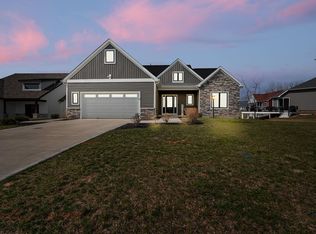 40 Lane 283 Hamilton Lk, Hamilton, IN