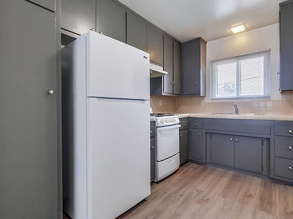 4th image of 536 S Flower St APT 8