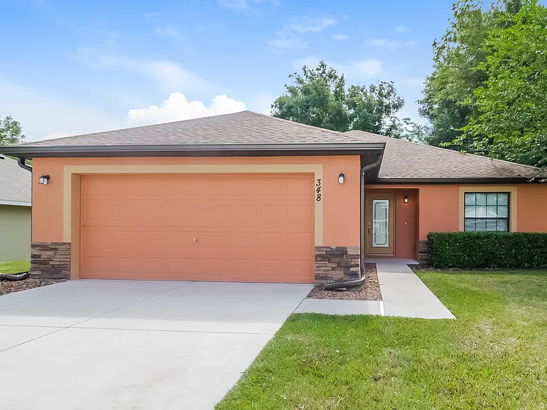 348 Ashton Woods Ln — Photo 1