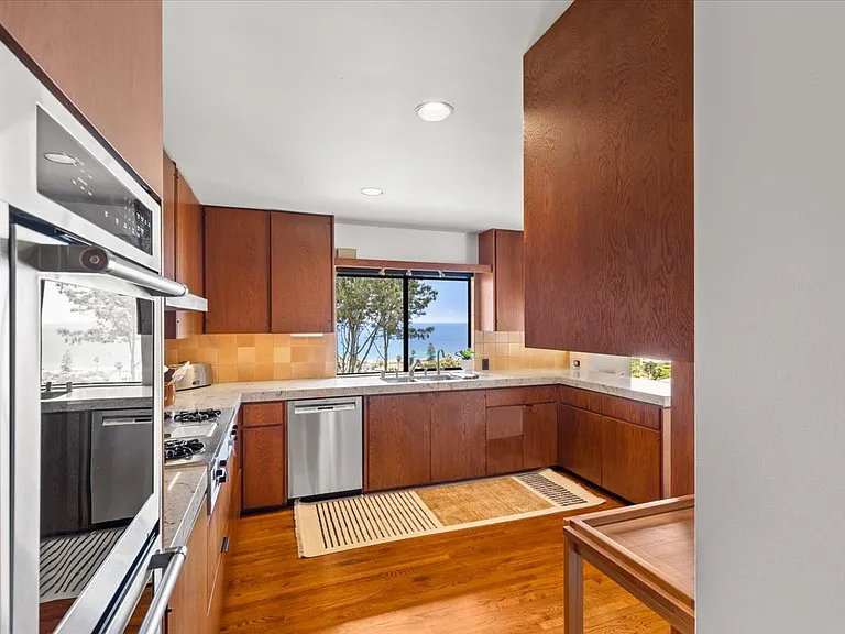 8496 Westway Dr — Photo 17