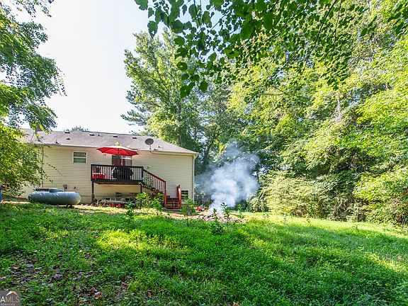 4th image of 556 Old Corinth Rd