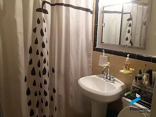 Rented by AZ REALTY NYC LLC | media 3
