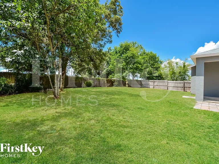 805 Cheriton St — Photo 14