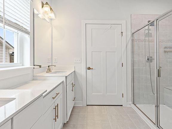 5th image of 42 Comanche Trl