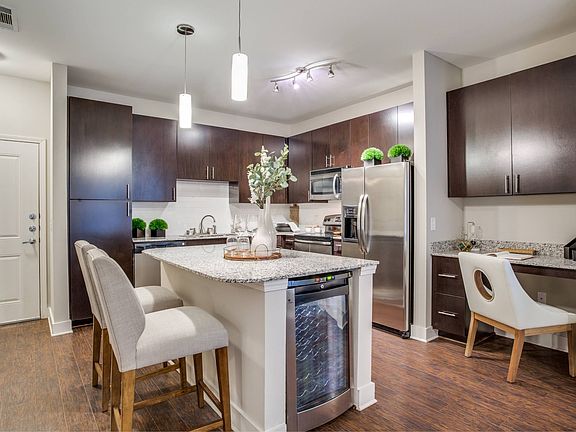 4th image of 4200 Broadway Ave APT 3201