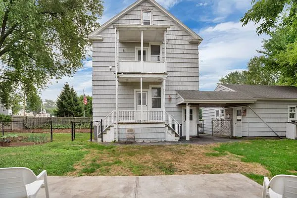 2139 Foster Ave — Photo 31
