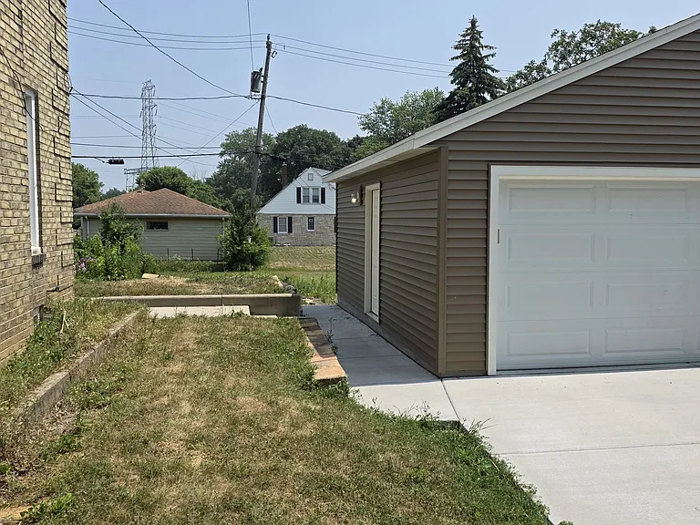 5572 N Bethmaur Ln — Photo 47