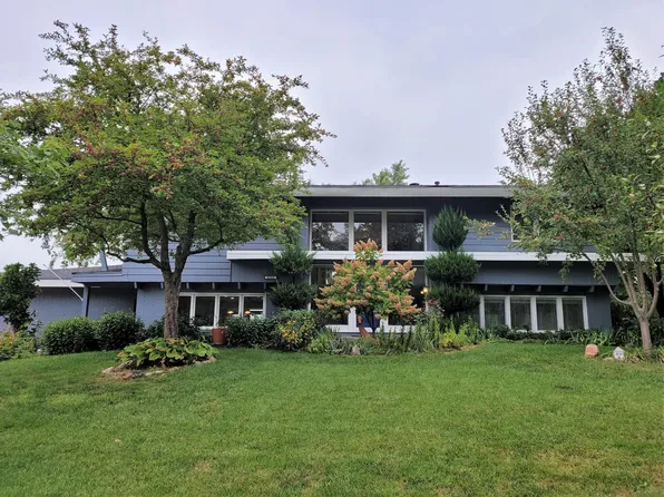 21410 Greenbrier Dr, Elkhorn, NE 68022