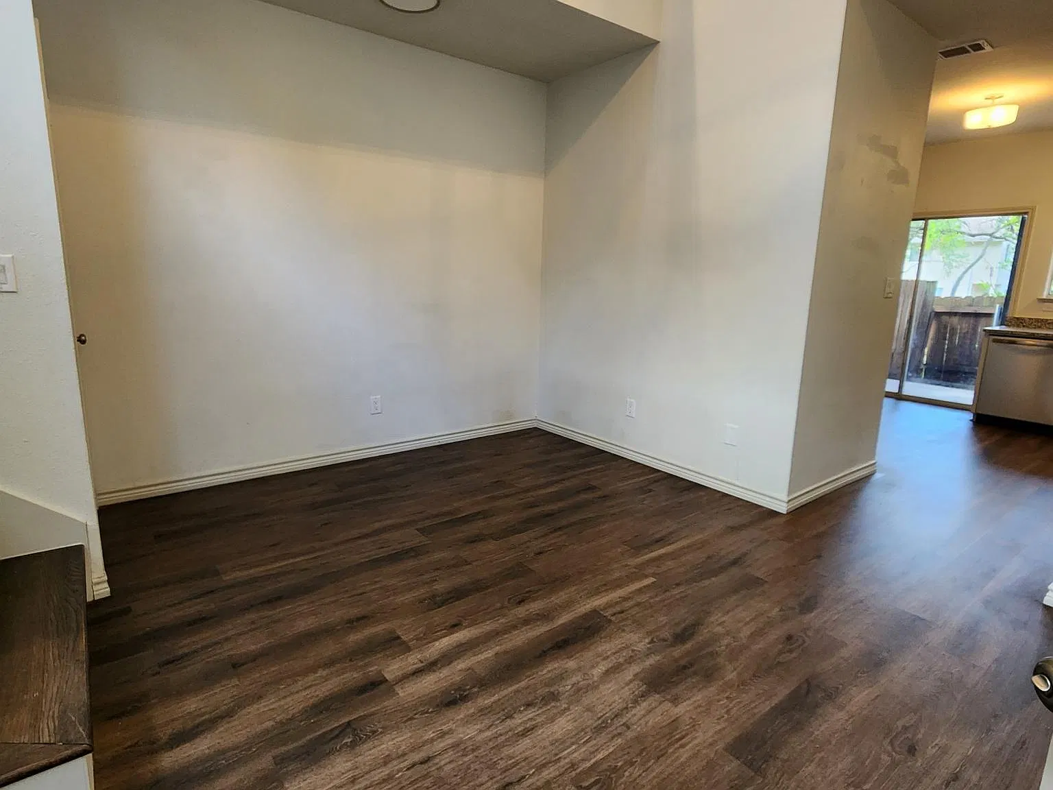 100 Jackman St — Photo 1