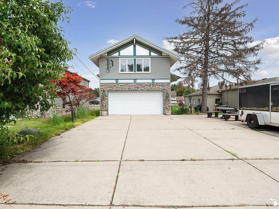 30545 Young Dr, Gibraltar, MI 48173 MLS 50115299 Zillow