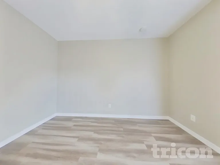 1205 E Grove Cir — Photo 8
