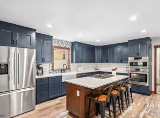 12 Beaver Brook Dr, Long Valley, NJ
