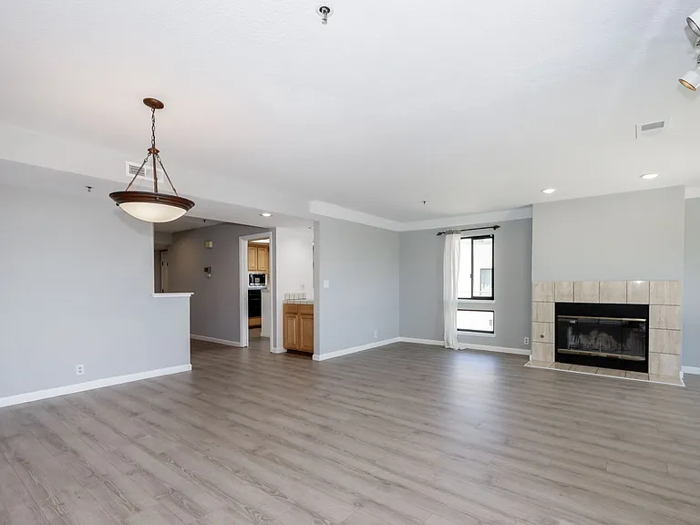432 Portofino Dr #403 — Photo 11