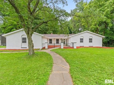 15 Oakbrook Dr, Bettendorf, IA, 52722