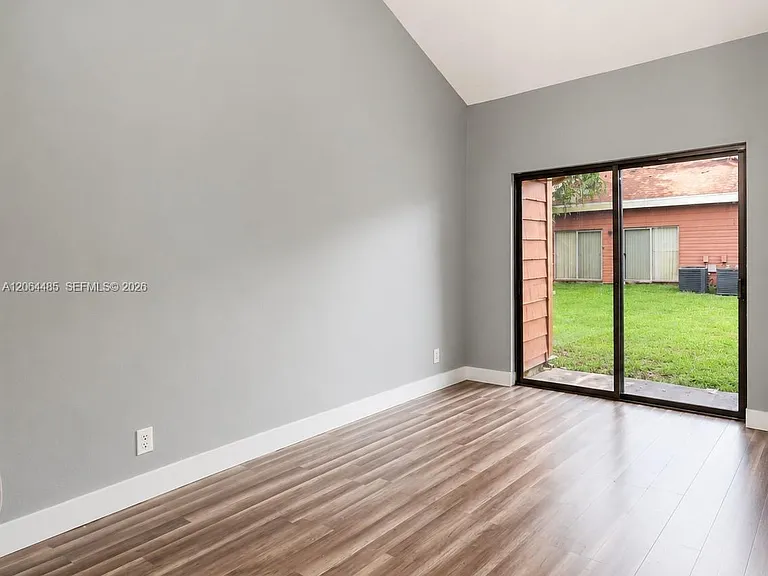 2242 NW 55th Ter #2242 — Photo 4
