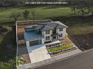 52 Woodlands Dr, Eagle Point, OR 97524