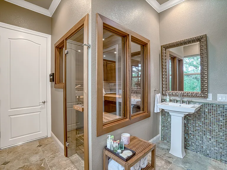 2703 Brush Creek Rd — Photo 32