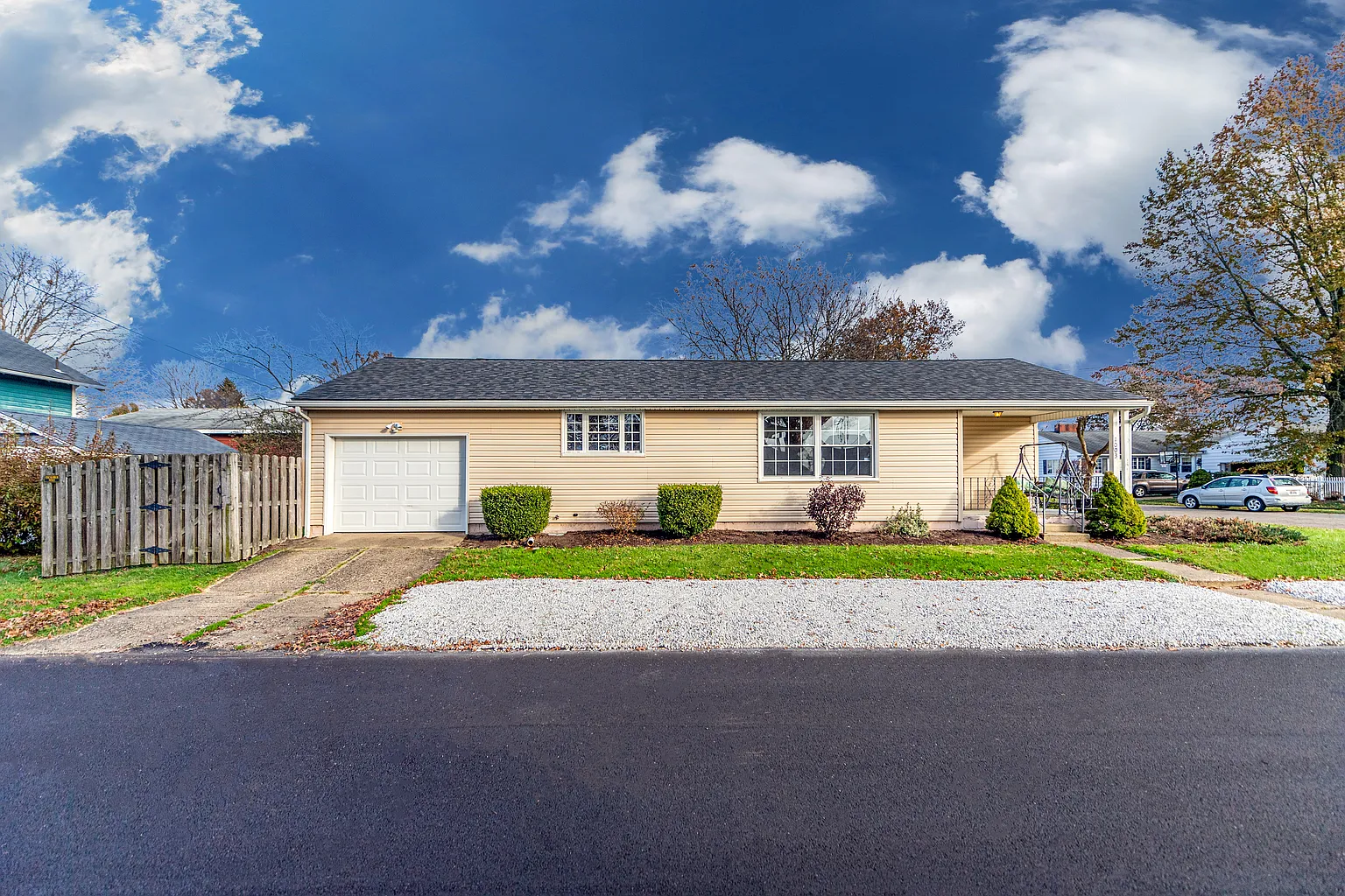 1003 Brown Ave photo 1