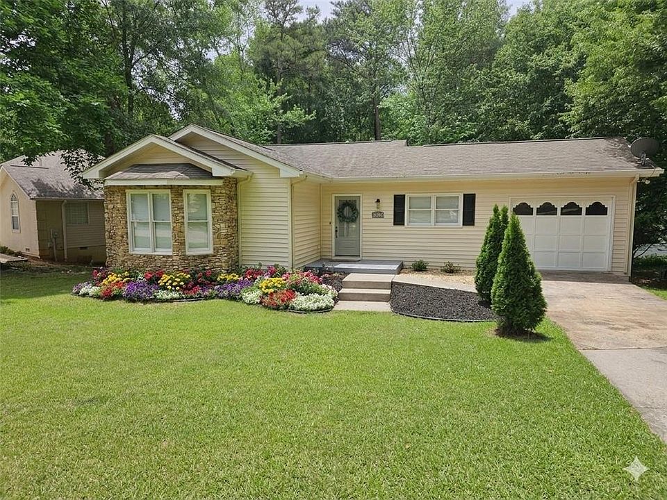 1st image of 938 Charleston Ct