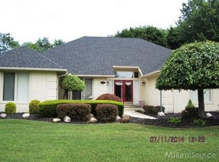 47218 Michael Dr, Utica, MI 48315