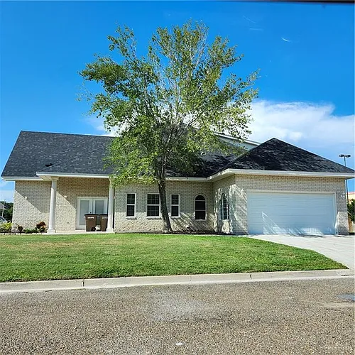 2914 Chateau St Photo 1