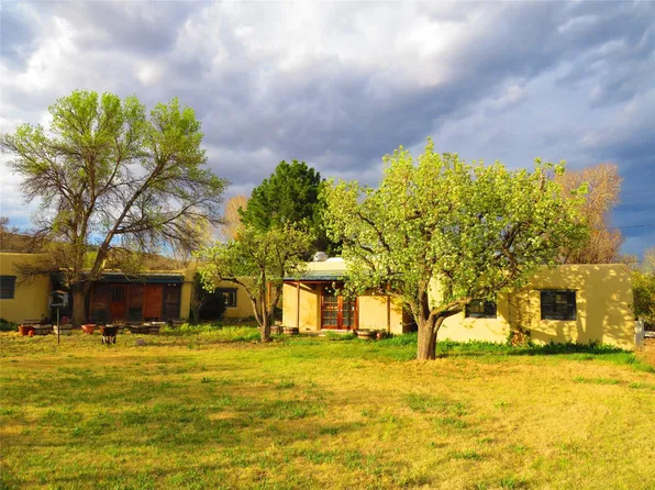 33 Private Drive 1097, Alcalde, NM 87511