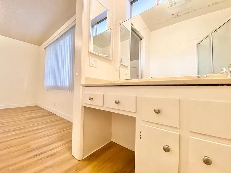 11924 Montana Ave. — Photo 12