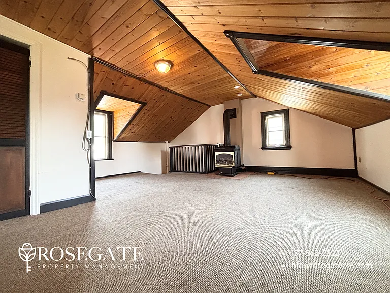 47 Gowan St #B — Photo 21