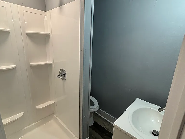 632 Grace Ave — Photo 5