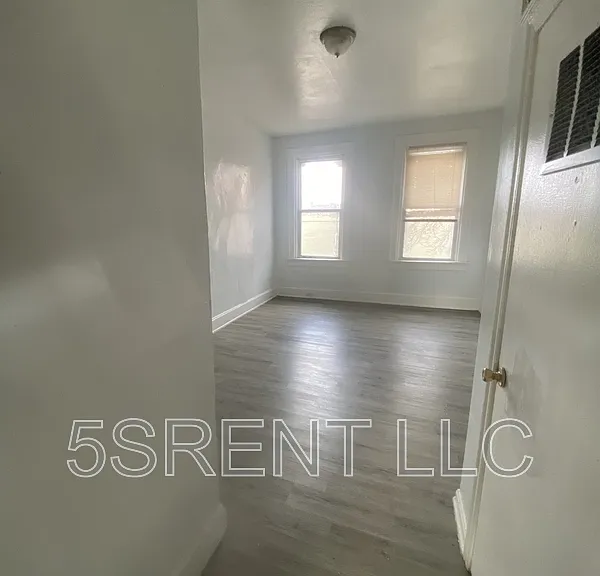 1048 Marshall Ave #5 — Photo 6