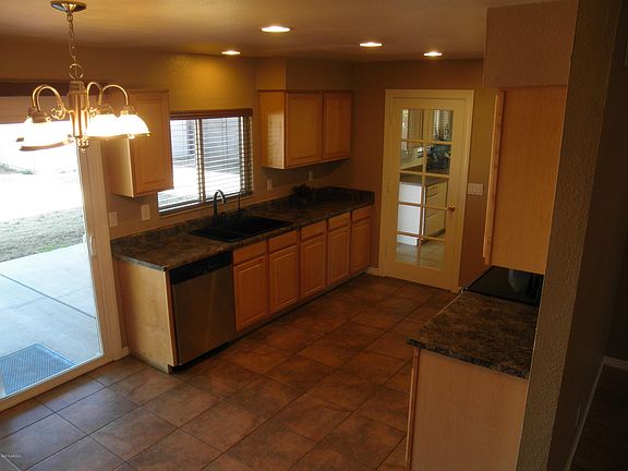 3rd image of 2931 S PENNINGTON Avenue