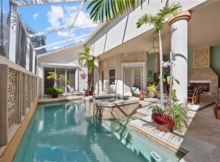376 Mallory Ct, Naples, FL 34110