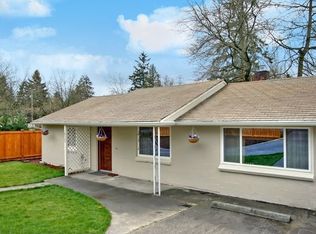 18525 10th Ave NE, Seattle, WA 98155