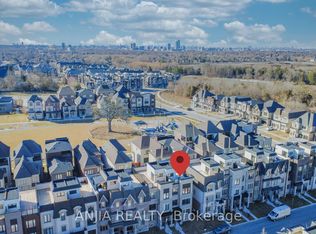 17 William Shearn Cres S, Markham, ON L6C 3J3