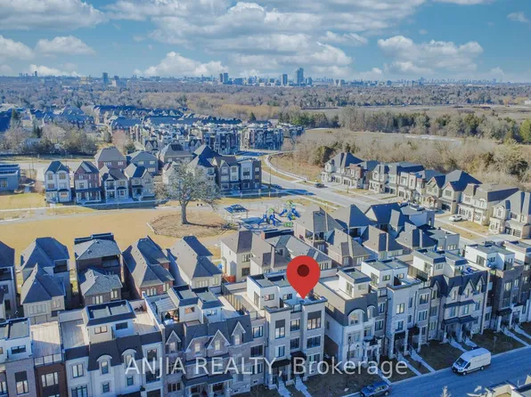 17 William Shearn Cres S, Markham, ON L6C 3J3